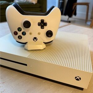 Xbox One S with 2 Controllers